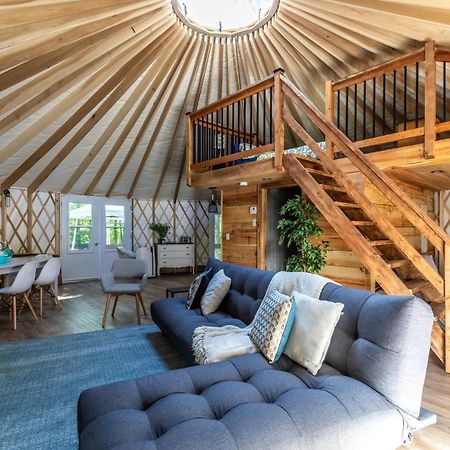 Yourtes Glamping Du Poisson Blanc Notre-Dame-du-Laus Luaran gambar