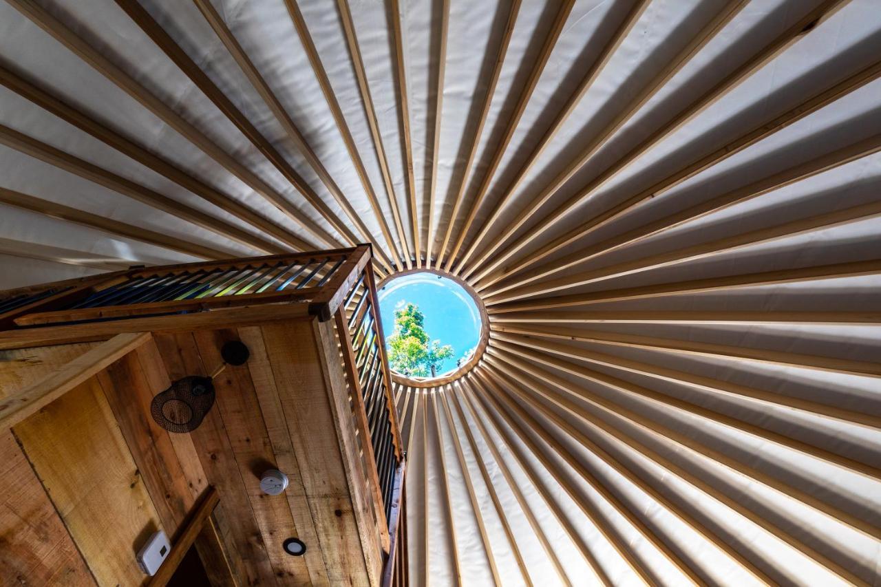 Yourtes Glamping Du Poisson Blanc Notre-Dame-du-Laus Luaran gambar