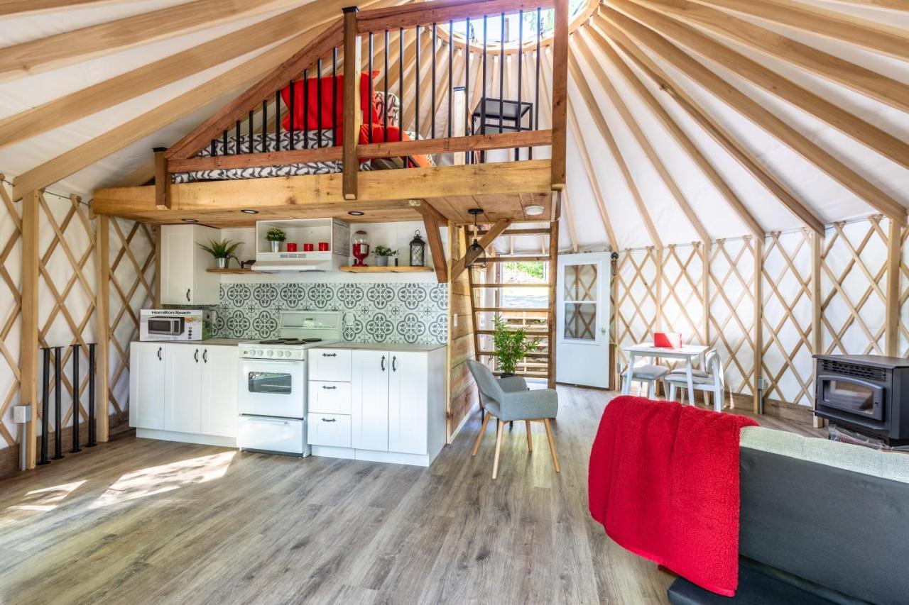 Yourtes Glamping Du Poisson Blanc Notre-Dame-du-Laus Luaran gambar
