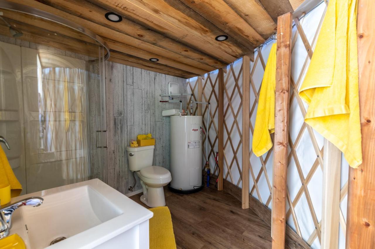 Yourtes Glamping Du Poisson Blanc Notre-Dame-du-Laus Luaran gambar