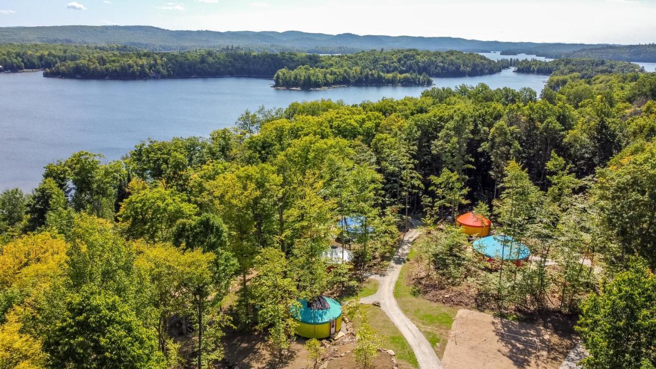 Yourtes Glamping Du Poisson Blanc Notre-Dame-du-Laus Luaran gambar