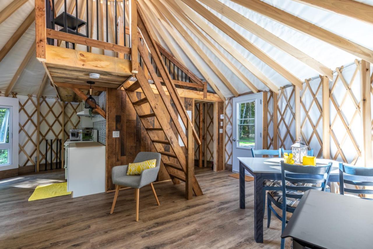 Yourtes Glamping Du Poisson Blanc Notre-Dame-du-Laus Luaran gambar