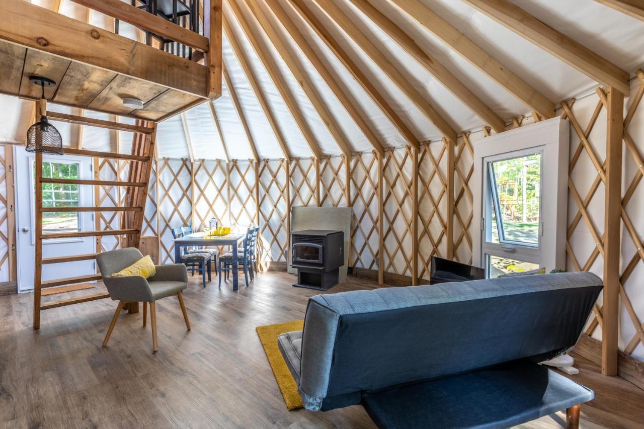 Yourtes Glamping Du Poisson Blanc Notre-Dame-du-Laus Luaran gambar