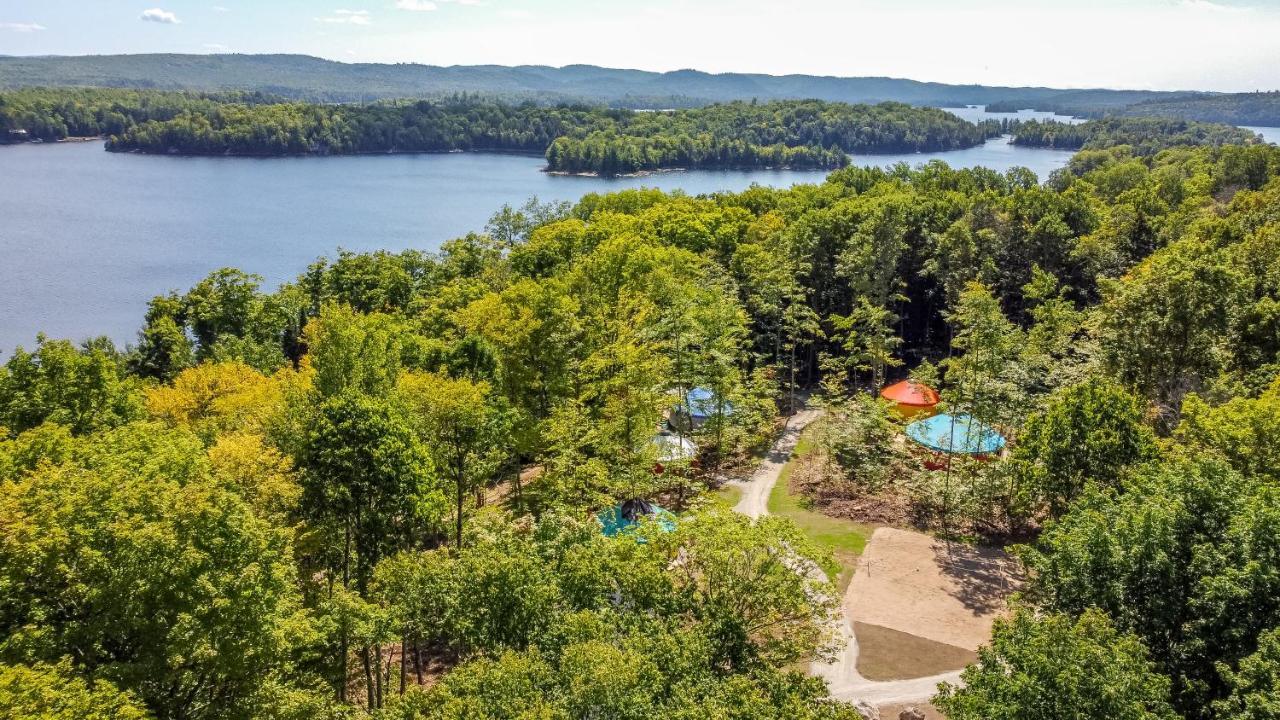 Yourtes Glamping Du Poisson Blanc Notre-Dame-du-Laus Luaran gambar