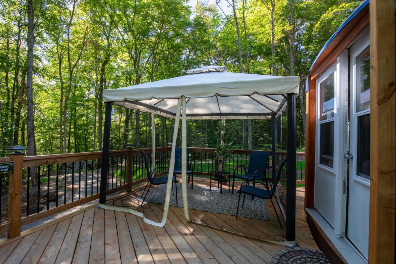 Yourtes Glamping Du Poisson Blanc Notre-Dame-du-Laus Luaran gambar